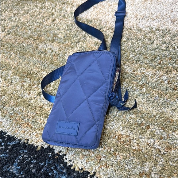 Vera Bradley Scroll Navy Ultralight RFID Petite Cellphone Crossbody NWOT - Picture 1 of 10